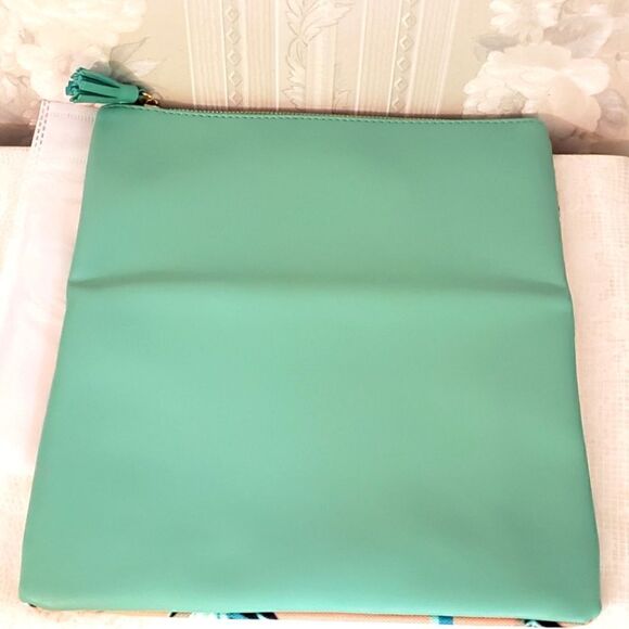 Rachel Pally Foldable Floral Reversible Cluch NWOT - Picture 4 of 6